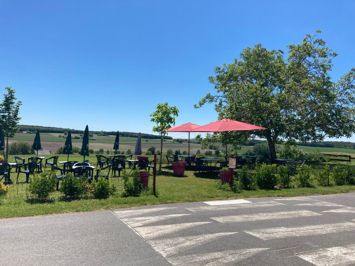 Logis Auberge De Crissay Bagian luar foto