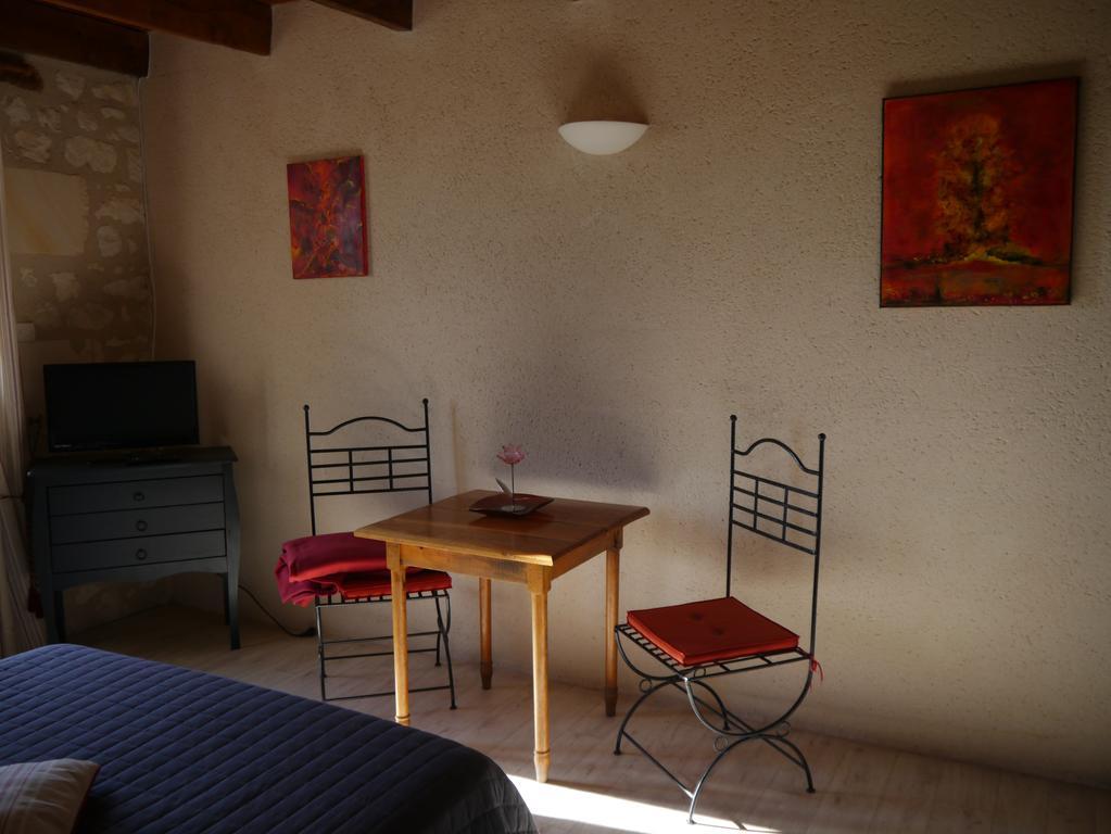 Logis Auberge De Crissay Ruang foto